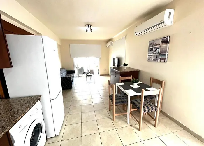 Margarita Napa Apartahotel