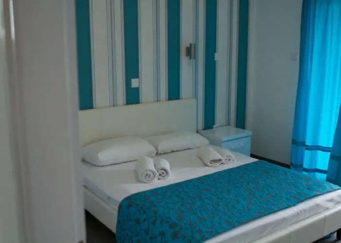 Margarita Napa Apartahotel